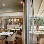 Almond Business Hotel 4*