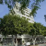 Almond Business 4*
