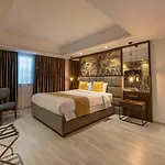 Hotel Almond Business