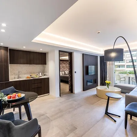 Hotel Almond Business