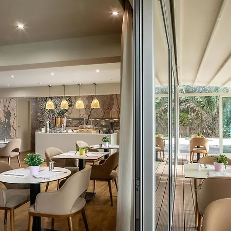 Almond Business Hotel 4*