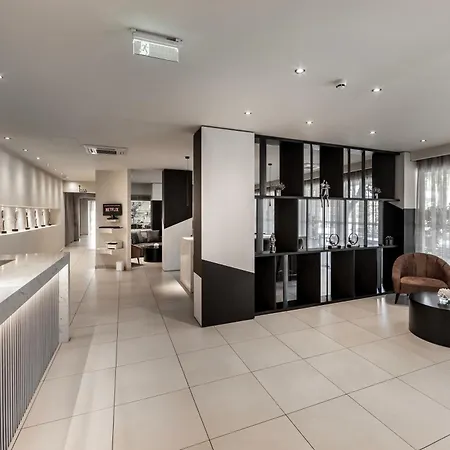 Hotel Almond Business 4*