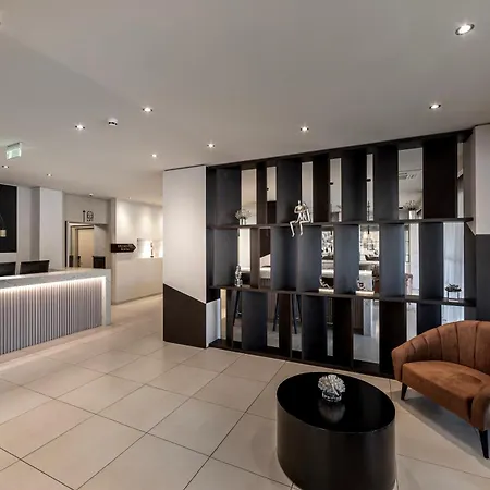 Hotel Almond Business 4*