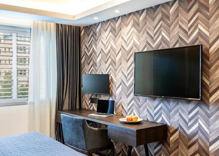 Almond Business Отель