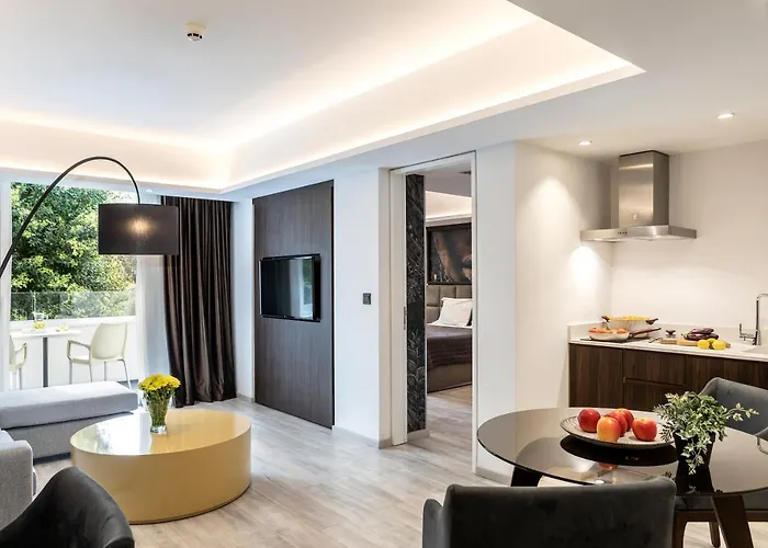 Almond Business Отель 4*