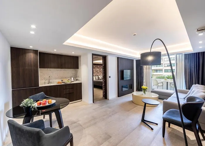 Отель Almond Business