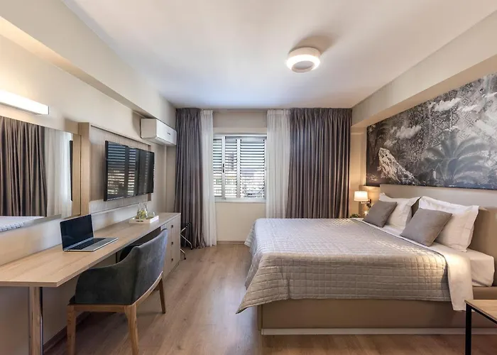 Almond Business Отель