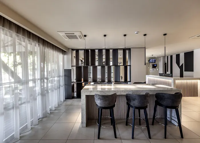 Almond Business Отель 4*