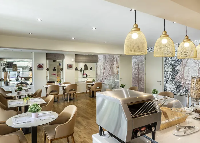 Almond Business Никосия