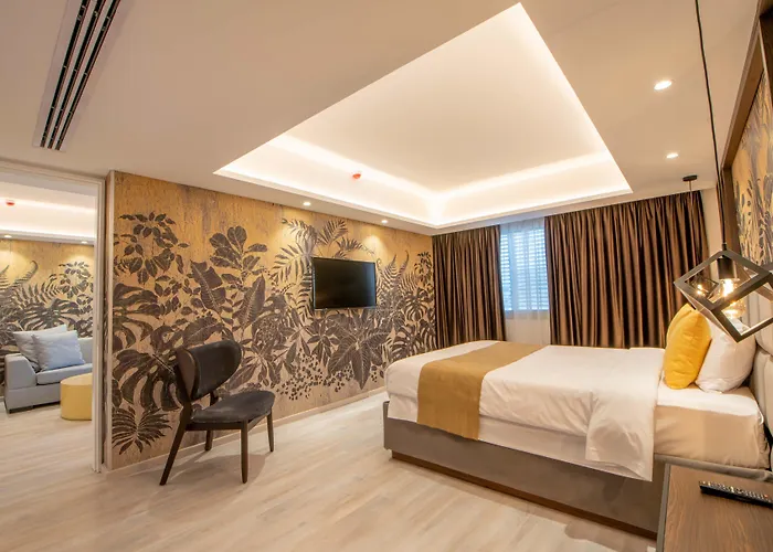 Отель Almond Business