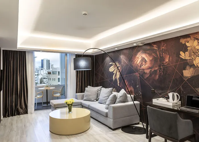 Отель Almond Business