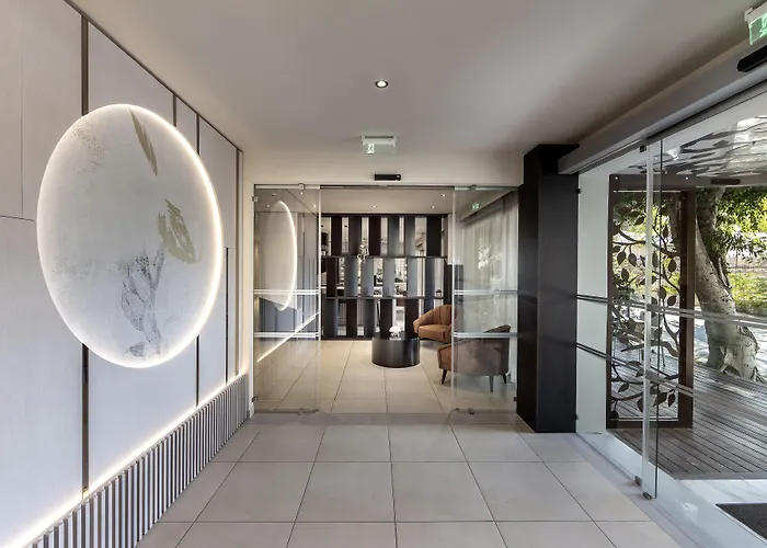 Almond Business Отель