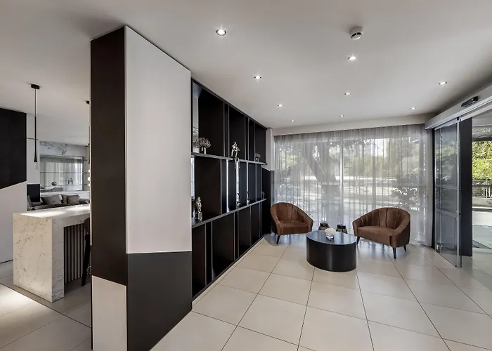 Отель Almond Business 4*