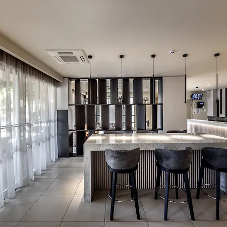 Almond Business Hotel 4*