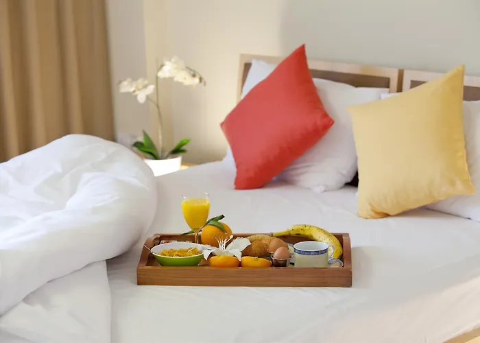 Hotel Almond Business