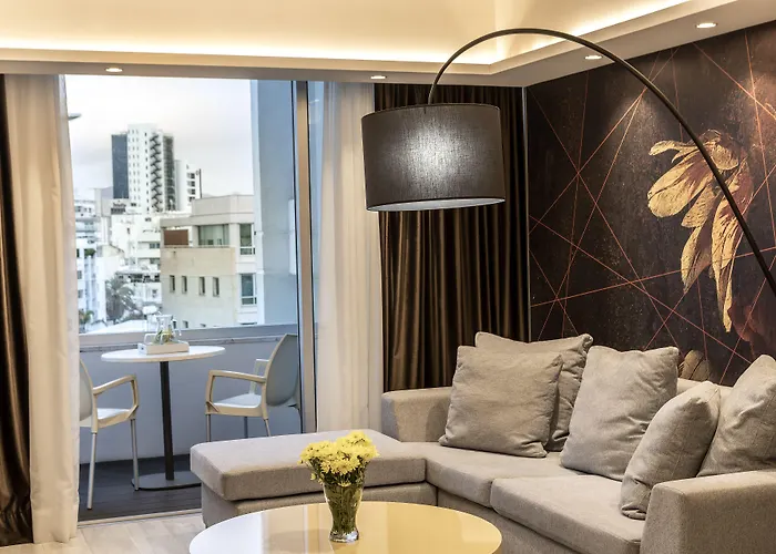 Almond Business Hotel 4*